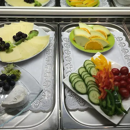 ホテル Garni Am Goetheplatz Bad Münster am Stein-Ebernburg