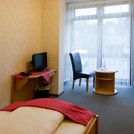 Garni Am Goetheplatz ホテル Bad Münster am Stein-Ebernburg