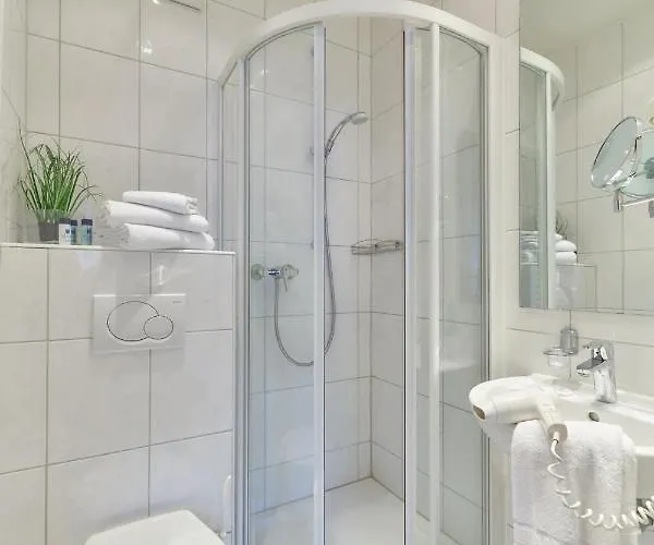 Garni Am Goetheplatz 3*