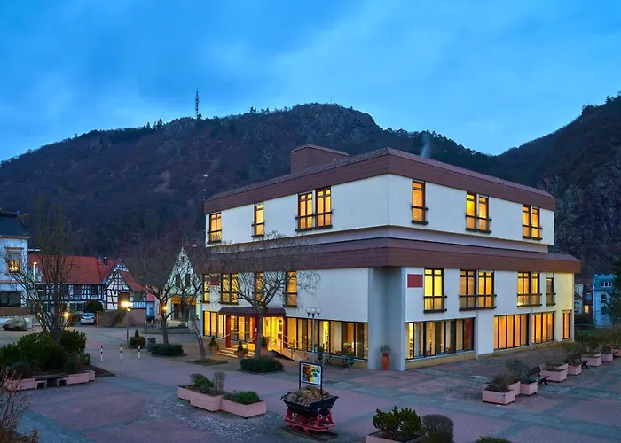 Garni Am Goetheplatz 3*